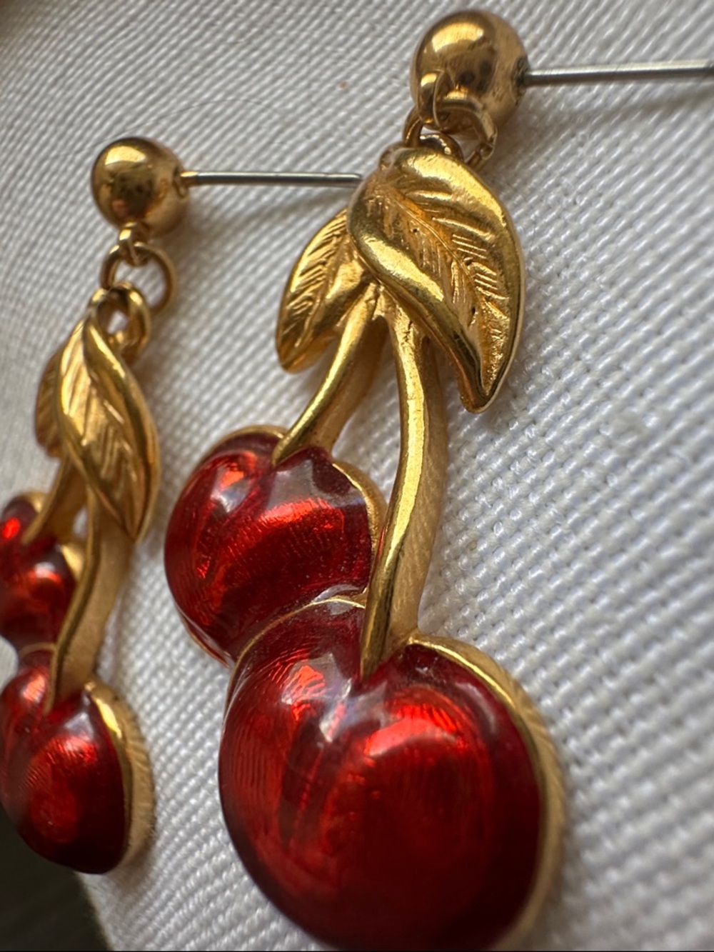 Avon Vintage Red Enamel and Gold-Tone Cherry Drop Post back Earrings - Picture 10 of 11